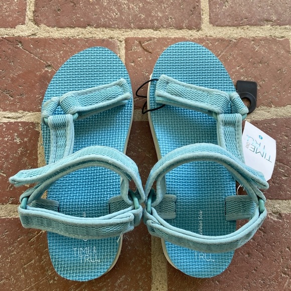 Time and Tru NWT  “Nature” Platform Sandals - Picture 12 of 12